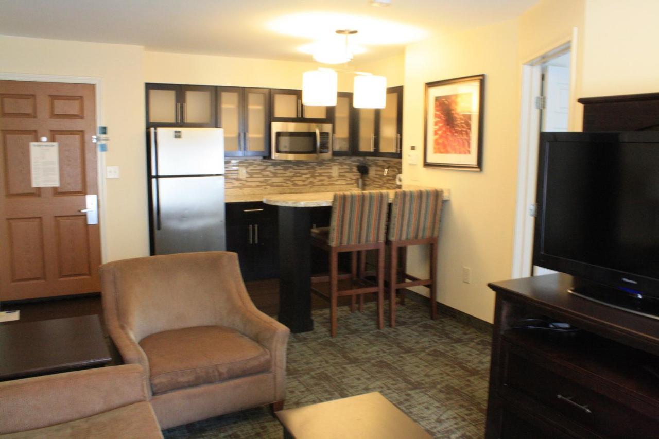 Staybridge Suites Minot By Ihg Eksteriør bilde