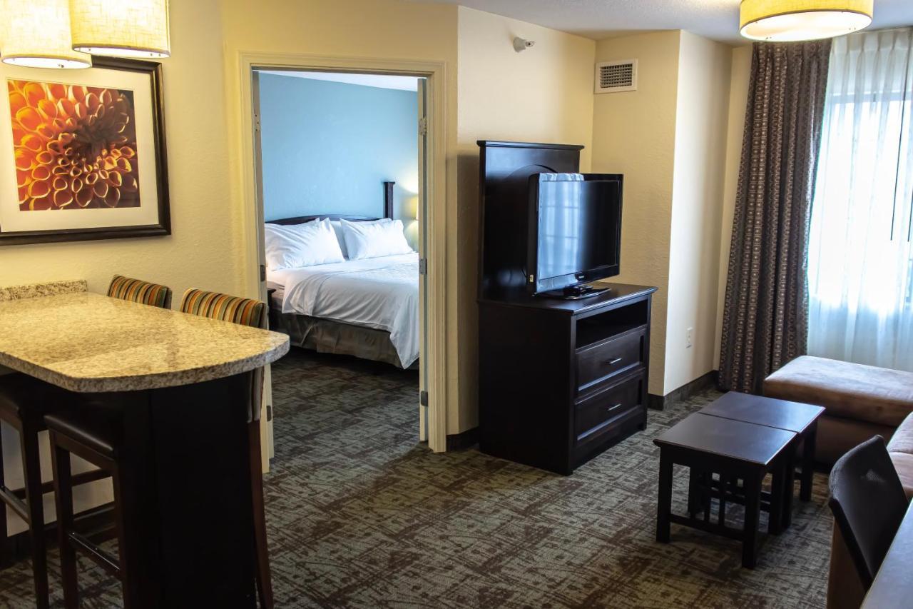 Staybridge Suites Minot By Ihg Eksteriør bilde