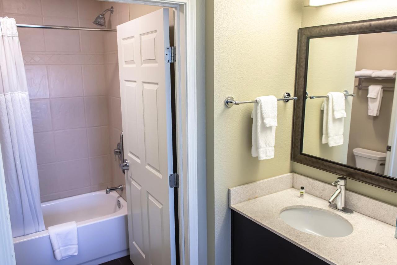 Staybridge Suites Minot By Ihg Eksteriør bilde
