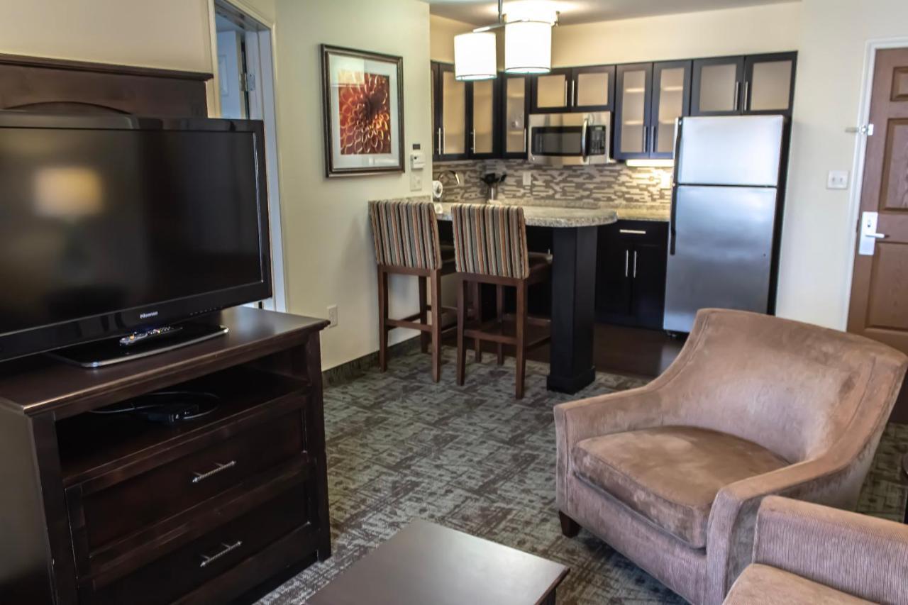 Staybridge Suites Minot By Ihg Eksteriør bilde