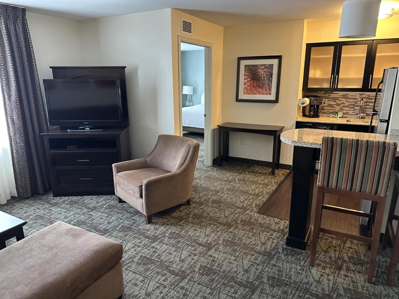 Staybridge Suites Minot By Ihg Eksteriør bilde