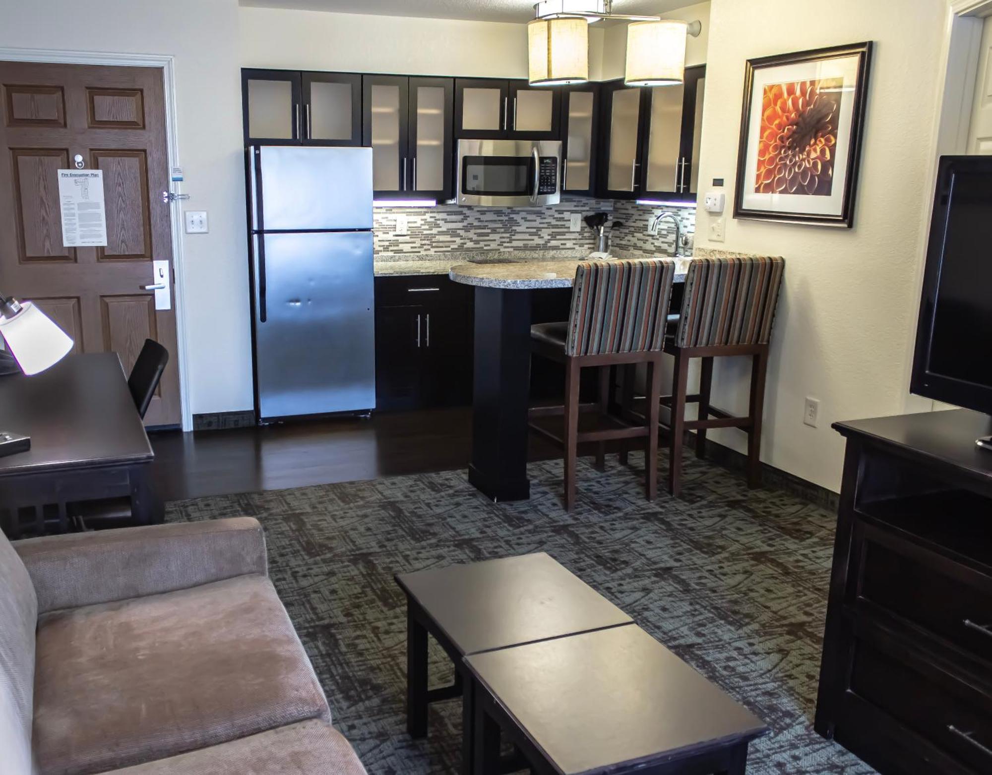 Staybridge Suites Minot By Ihg Eksteriør bilde