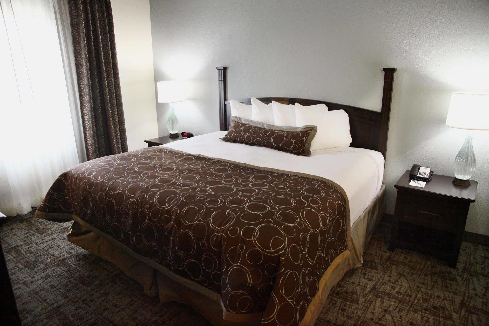 Staybridge Suites Minot By Ihg Eksteriør bilde